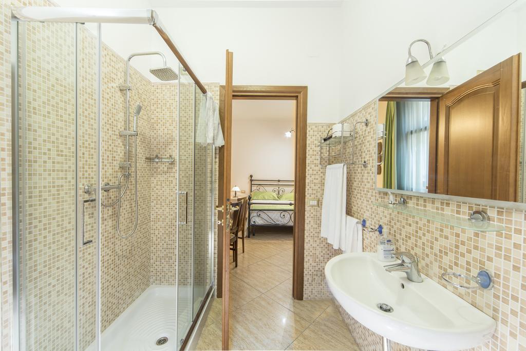B&B Casa Cavour Сан-Бенедетто-дель-Тронто Экстерьер фото